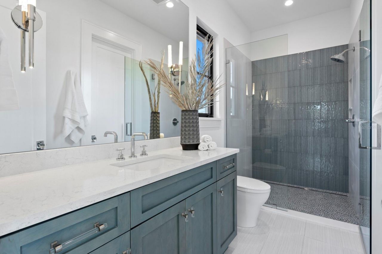 337 Coffee Pot Drive Ne, Saint Petersburg, FL 33704 Photo