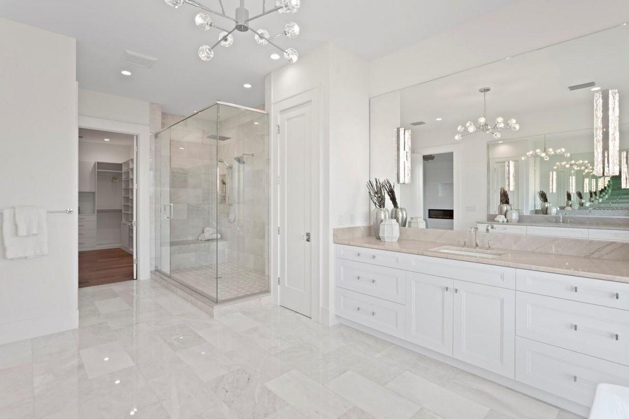 337 Coffee Pot Drive Ne, Saint Petersburg, FL 33704 Photo