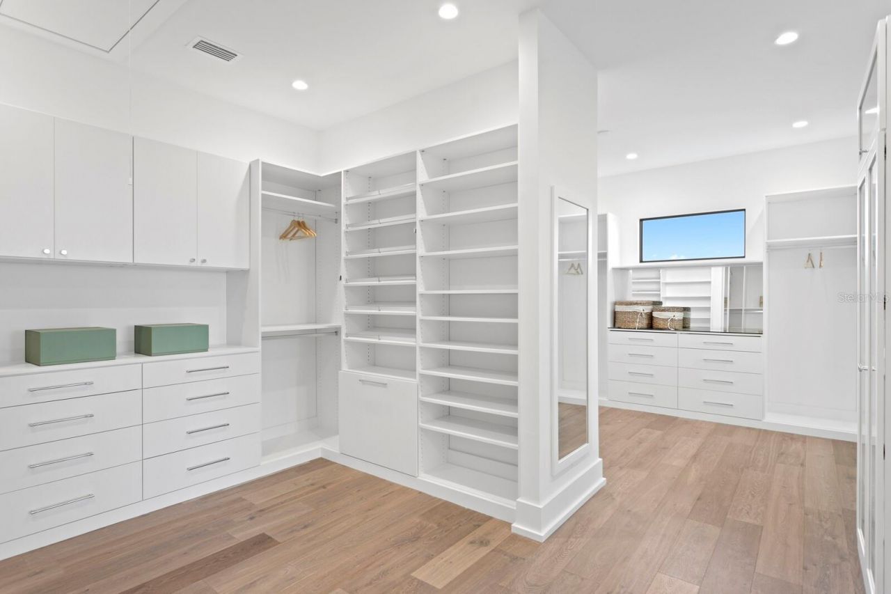 337 Coffee Pot Drive Ne, Saint Petersburg, FL 33704 Photo