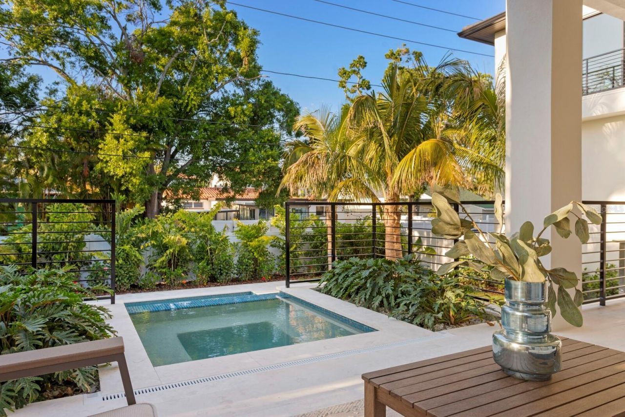 337 Coffee Pot Drive Ne, Saint Petersburg, FL 33704 Photo