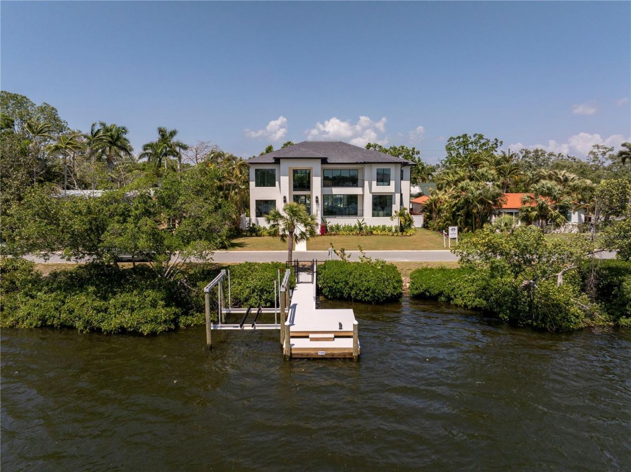 337 Coffee Pot Drive Ne, Saint Petersburg, FL 33704 Photo