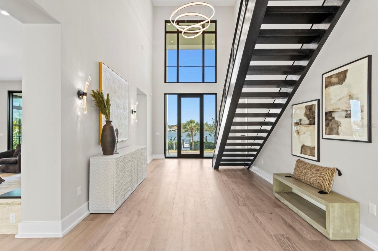 337 Coffee Pot Drive Ne, Saint Petersburg, FL 33704 Photo