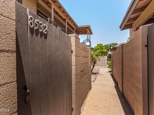 8532 E PORTLAND Street, Scottsdale, AZ 85257