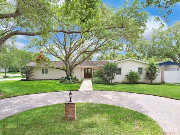 8300 SW 158th St , Palmetto Bay, FL 33157