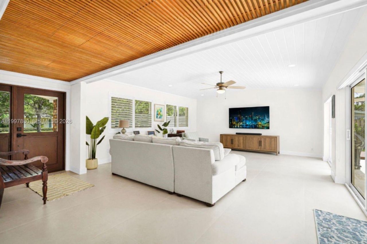 8300 SW 158th St, Palmetto Bay, FL 33157 Photo