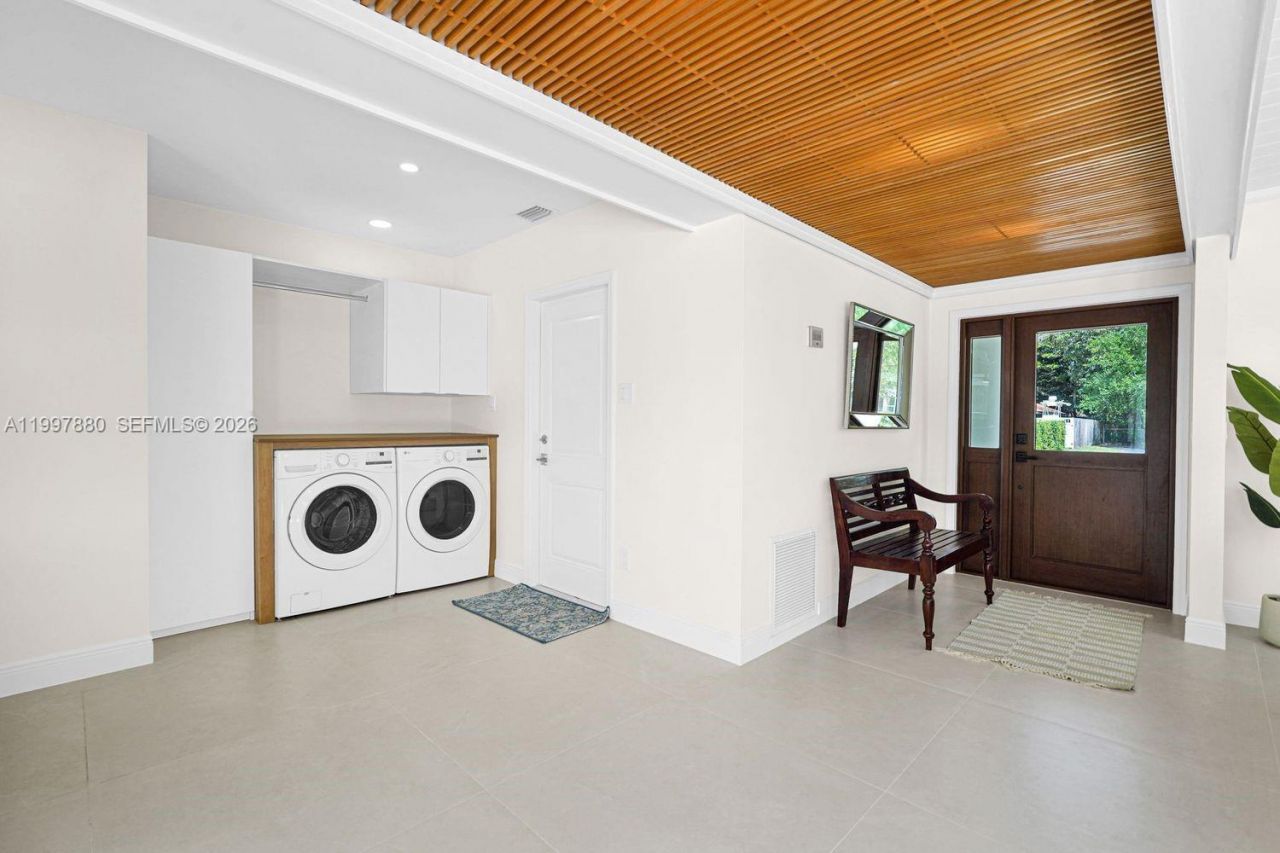 8300 SW 158th St, Palmetto Bay, FL 33157 Photo