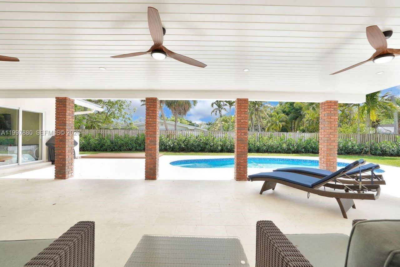 8300 SW 158th St, Palmetto Bay, FL 33157 Photo