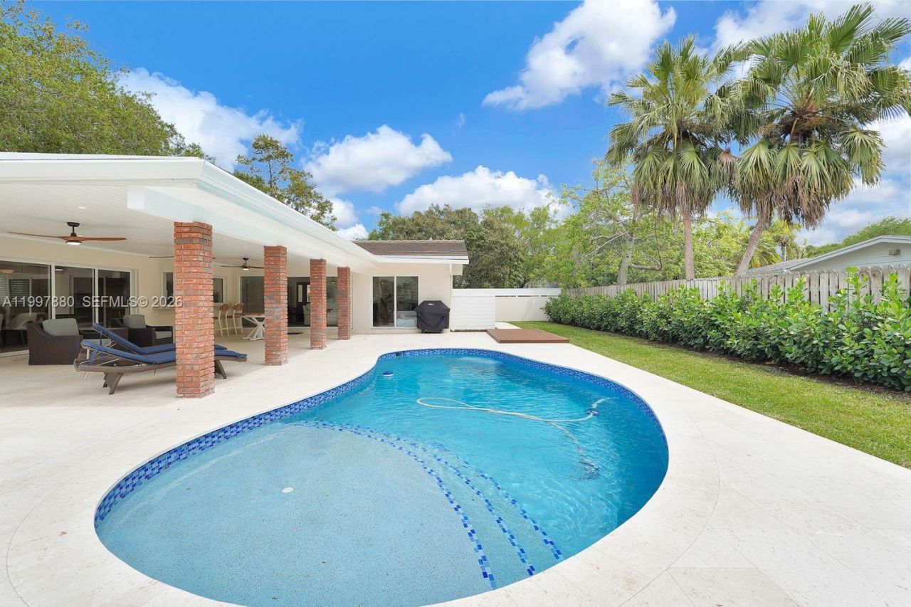 8300 SW 158th St, Palmetto Bay, FL 33157 Photo