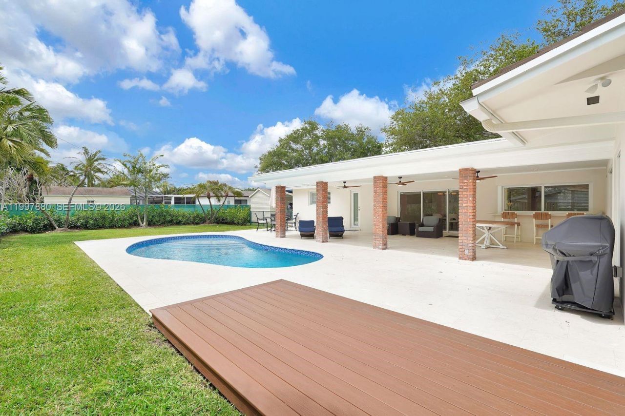 8300 SW 158th St, Palmetto Bay, FL 33157 Photo