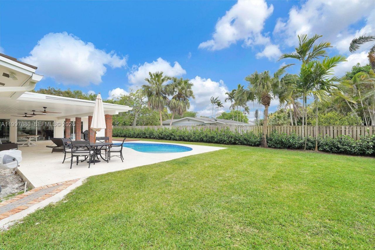 8300 SW 158th St, Palmetto Bay, FL 33157 Photo