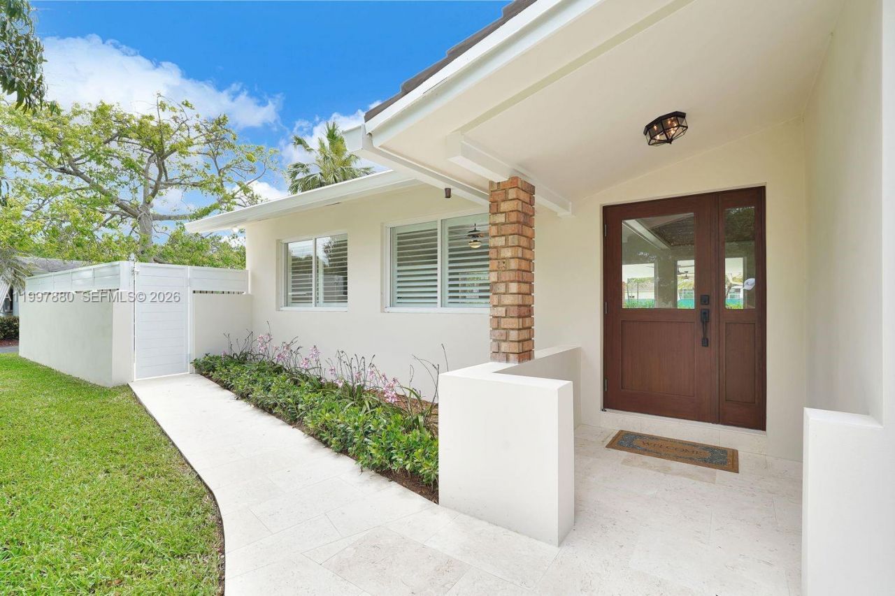 8300 SW 158th St, Palmetto Bay, FL 33157 Photo