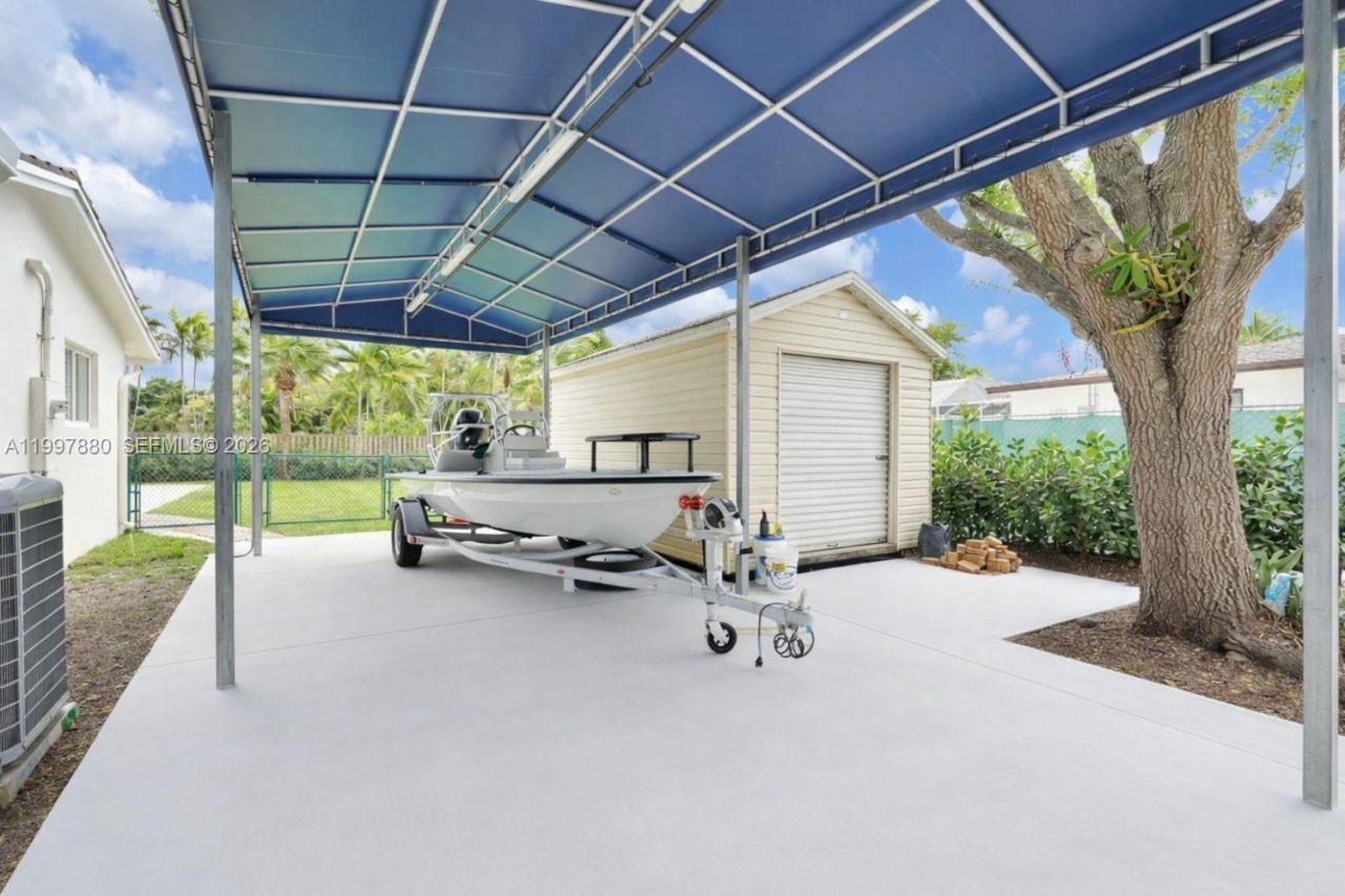 8300 SW 158th St, Palmetto Bay, FL 33157 Photo