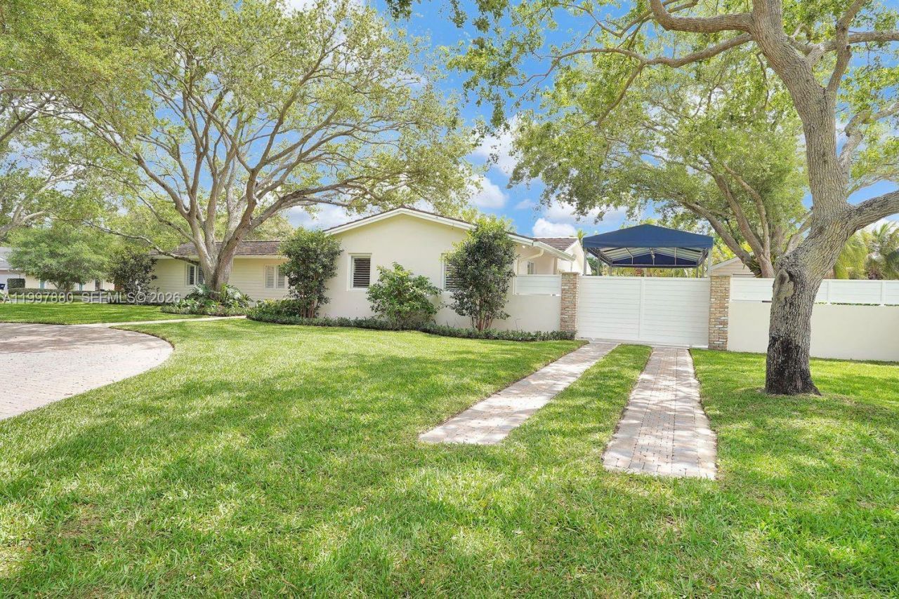 8300 SW 158th St, Palmetto Bay, FL 33157 Photo