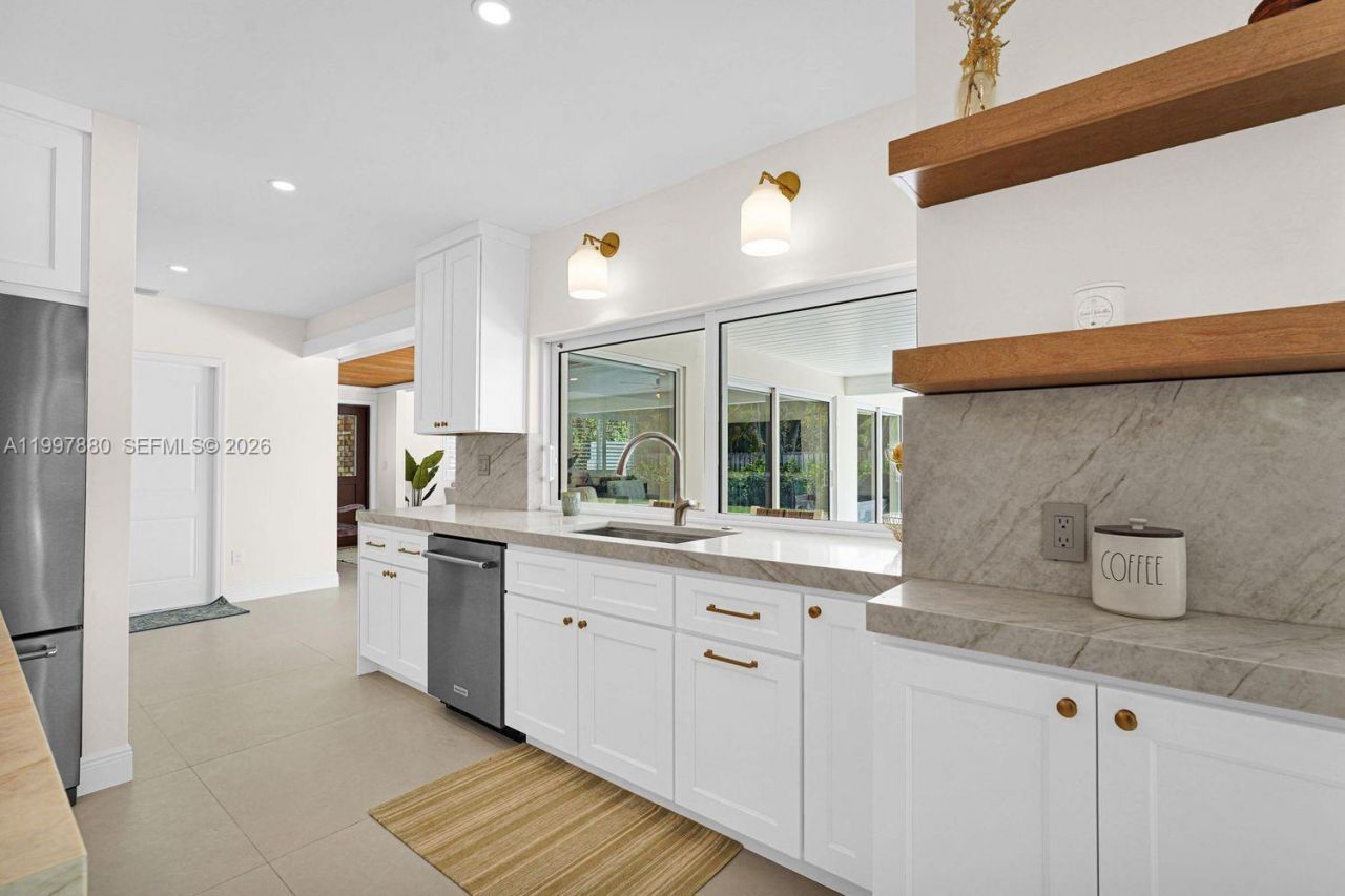 8300 SW 158th St, Palmetto Bay, FL 33157 Photo