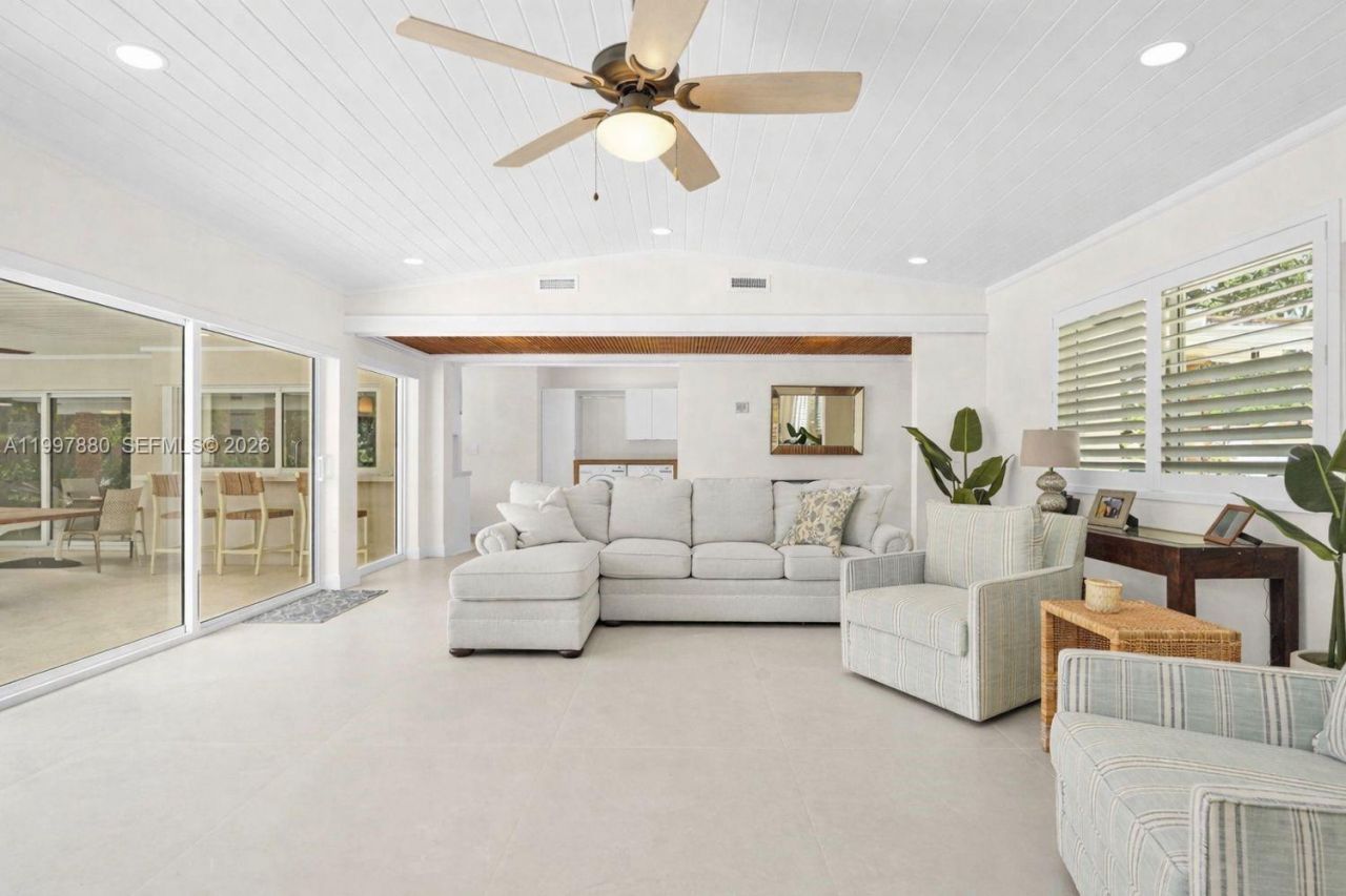 8300 SW 158th St, Palmetto Bay, FL 33157 Photo