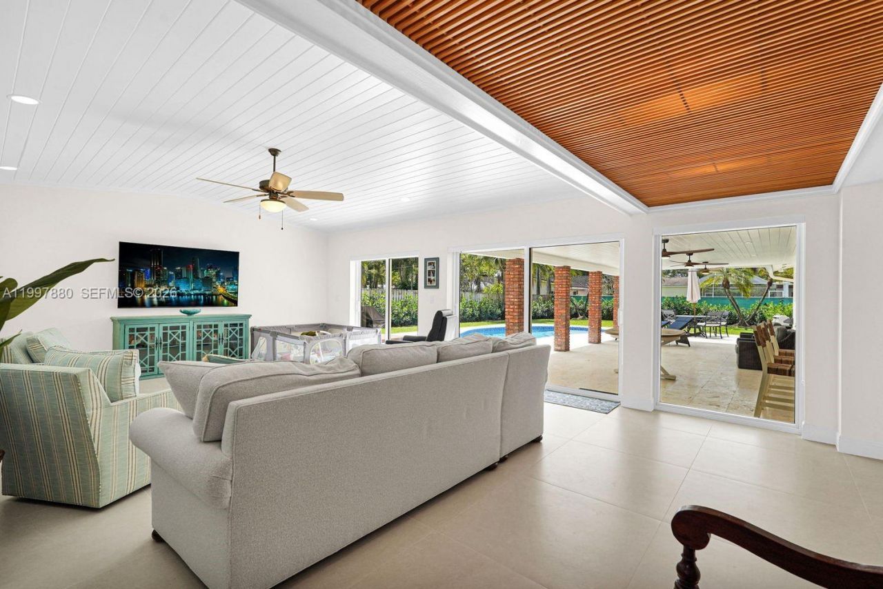 8300 SW 158th St, Palmetto Bay, FL 33157 Photo