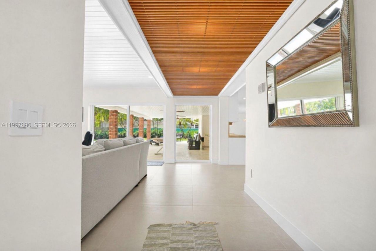 8300 SW 158th St, Palmetto Bay, FL 33157 Photo