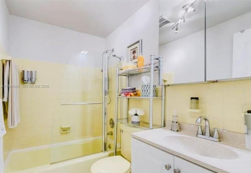 1012 SW 11th St, Unit 7N, Hallandale Beach, FL 33009 Photo