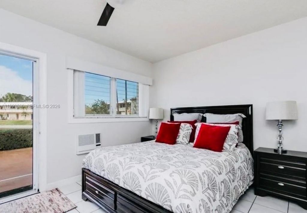 1012 SW 11th St, Unit 7N, Hallandale Beach, FL 33009 Photo
