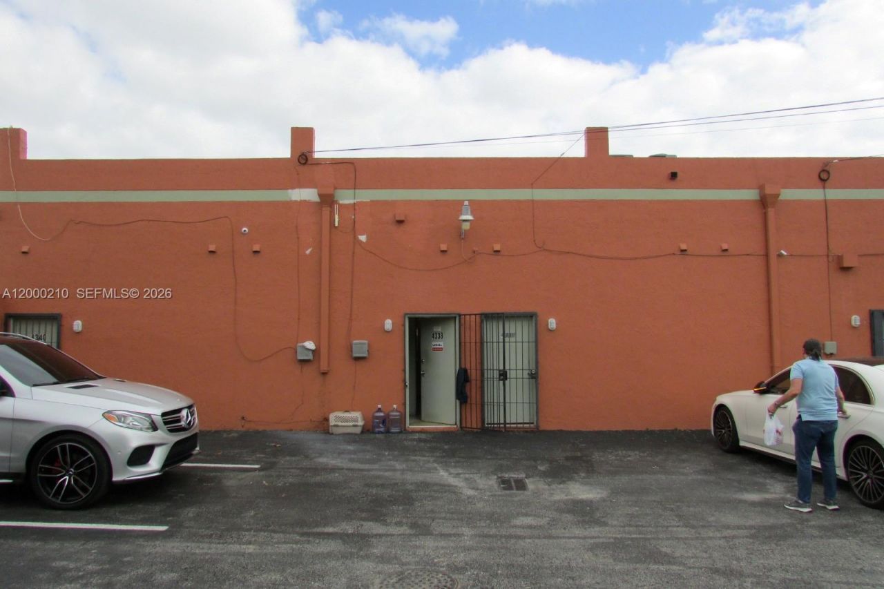 4330 SW 8th St, Coral Gables, FL 33134 Photo