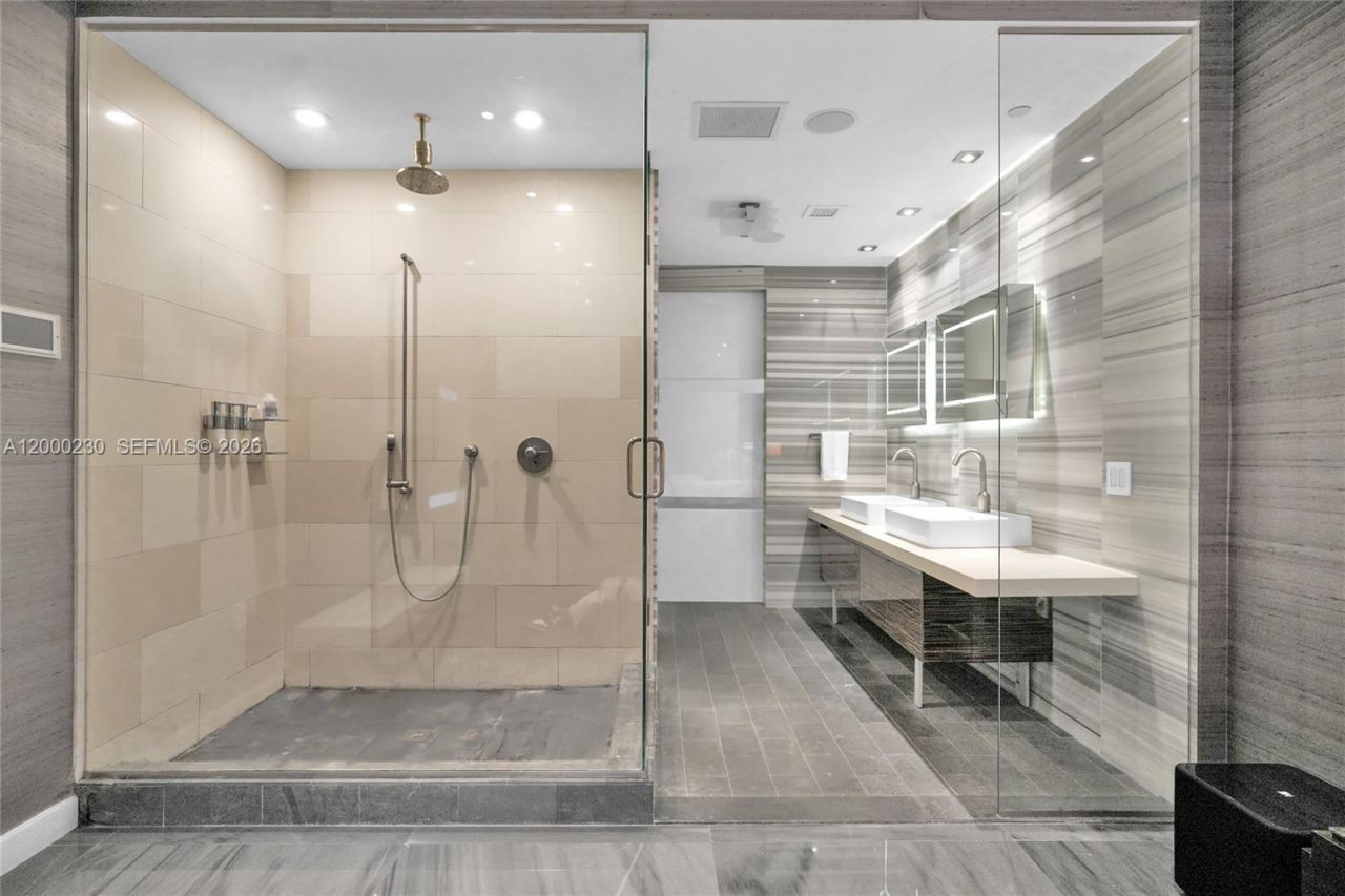 1100 Biscayne Blvd, Unit 6001, Miami, FL 33132 Photo