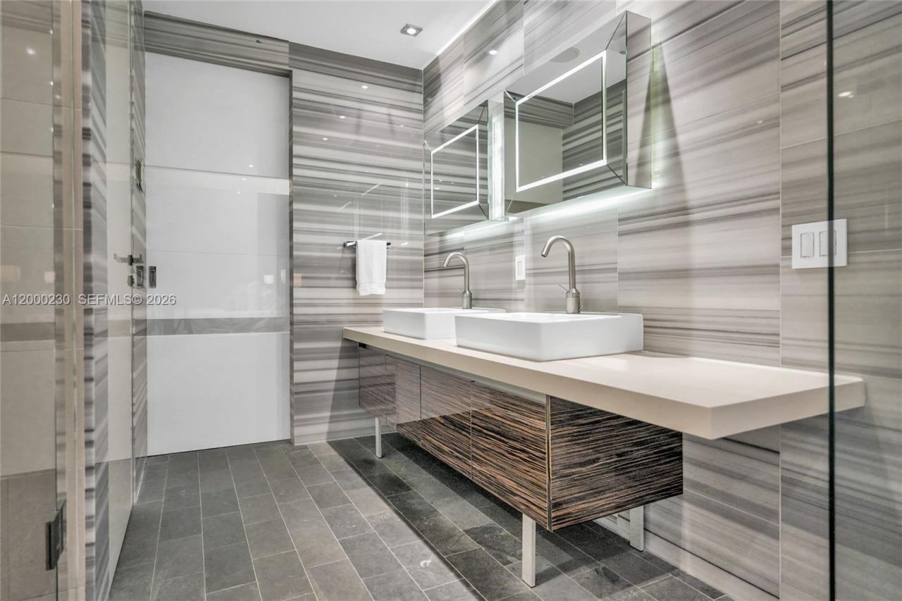 1100 Biscayne Blvd, Unit 6001, Miami, FL 33132 Photo