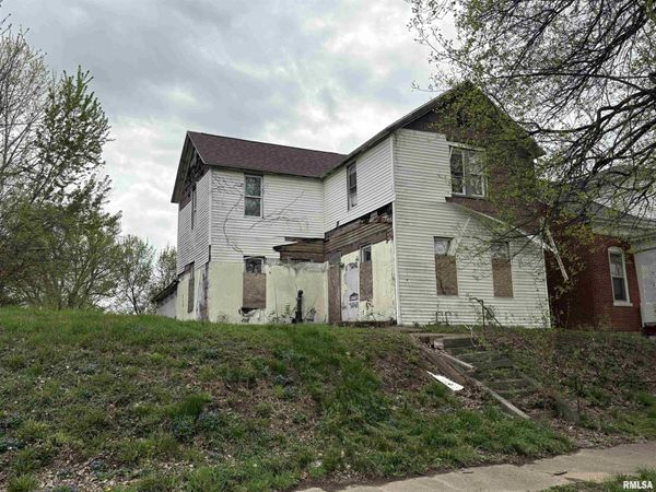 530 MONROE Street, Quincy, IL 62301