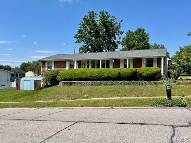 180 Chinon Drive, Saint Louis, MO 63129 Main Photo