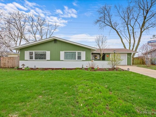 422 Princeton Drive, North Aurora, IL 60542