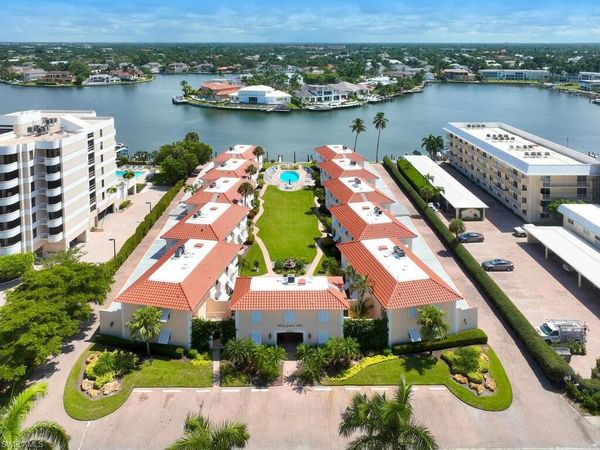 3070 Gulf Shore BLVD N, Unit 209, NAPLES, FL 34103