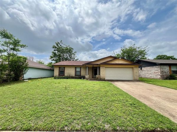 858 Lexington Drive , Lancaster, TX 75134