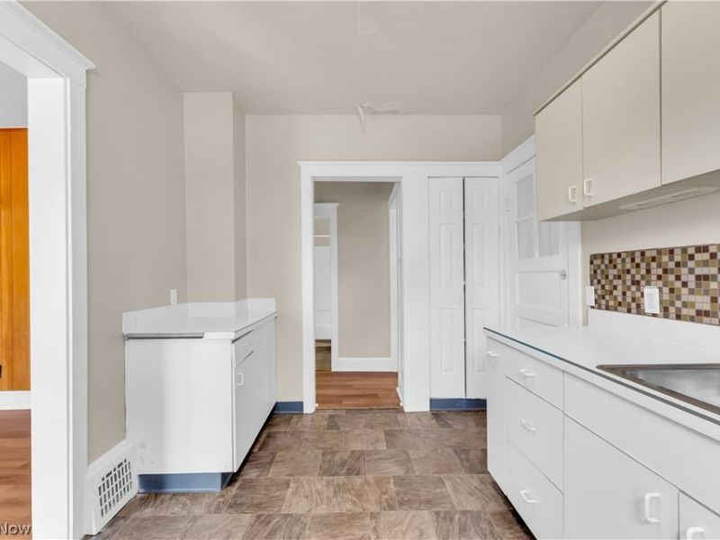 8517 Rosewood Avenue, Unit 1/DN, Cleveland, OH 44105 Photo 12