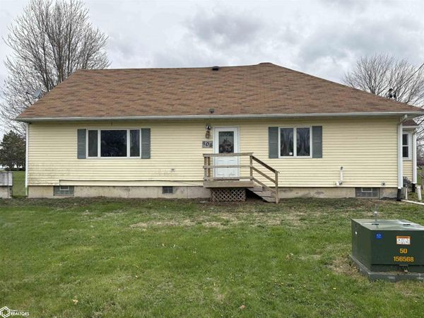 104 E 1st St., Hedrick, IA 52563