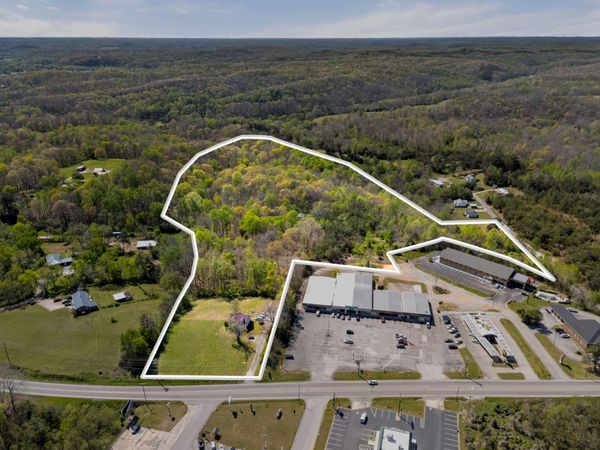 661 Highway 100 , Centerville, TN 37033