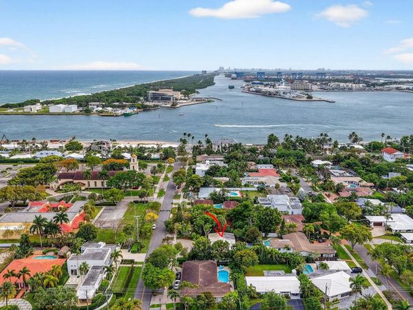 1935 SE 25th Avenue, Fort Lauderdale, FL 33316