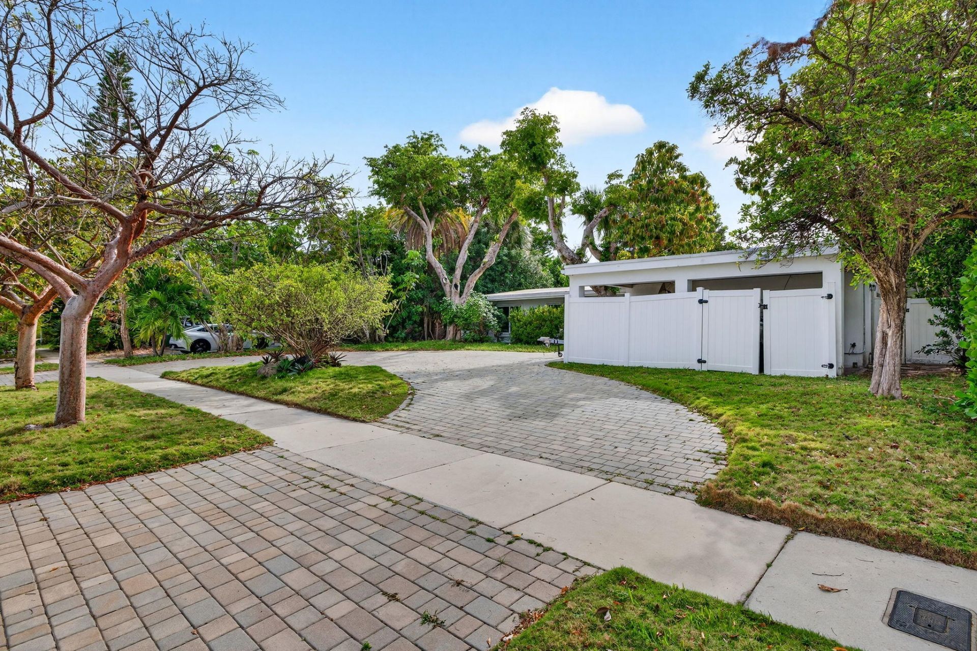 1935 SE 25th Avenue, Fort Lauderdale, FL 33316 Photo