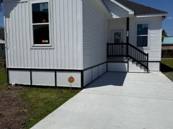 1046 AVE B, Westwego, LA 70094