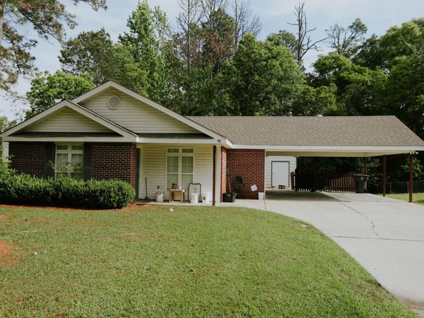 98 Parkwood Dr., Hattiesburg, MS 39402