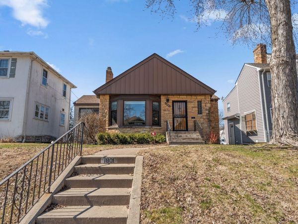 1801 Oliver Avenue N, Minneapolis, MN 55411