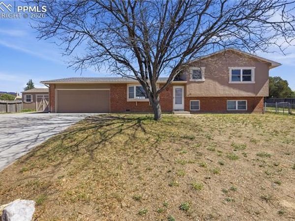 6729 Nokomis Circle, Colorado Springs, CO 80915