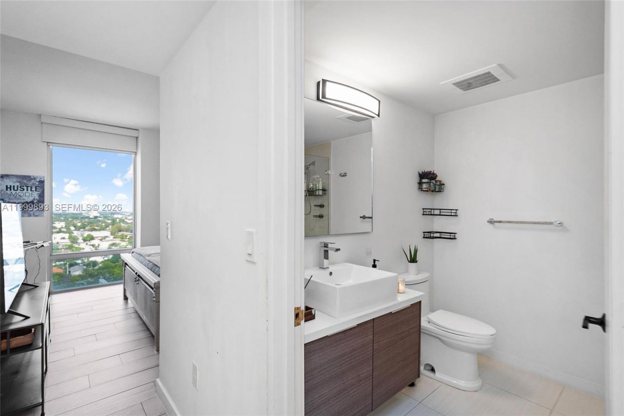 1010 SW 2nd Ave, Unit 1709, Miami, FL 33130 Photo