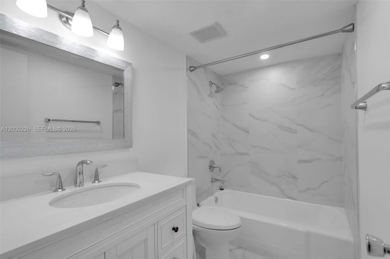 11960 NE 19th Dr, Unit 15, North Miami, FL 33181 Photo