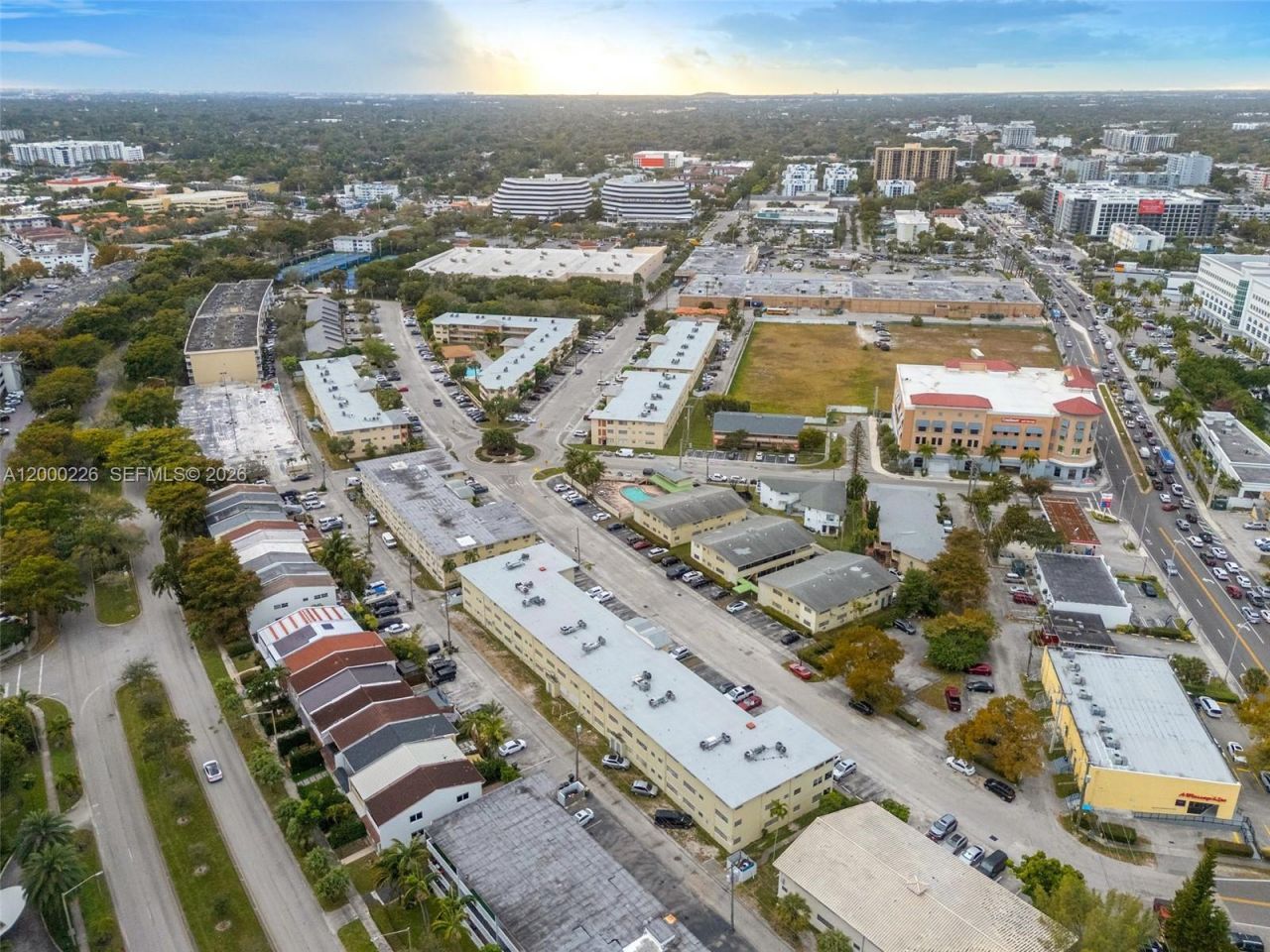 11960 NE 19th Dr, Unit 15, North Miami, FL 33181 Photo