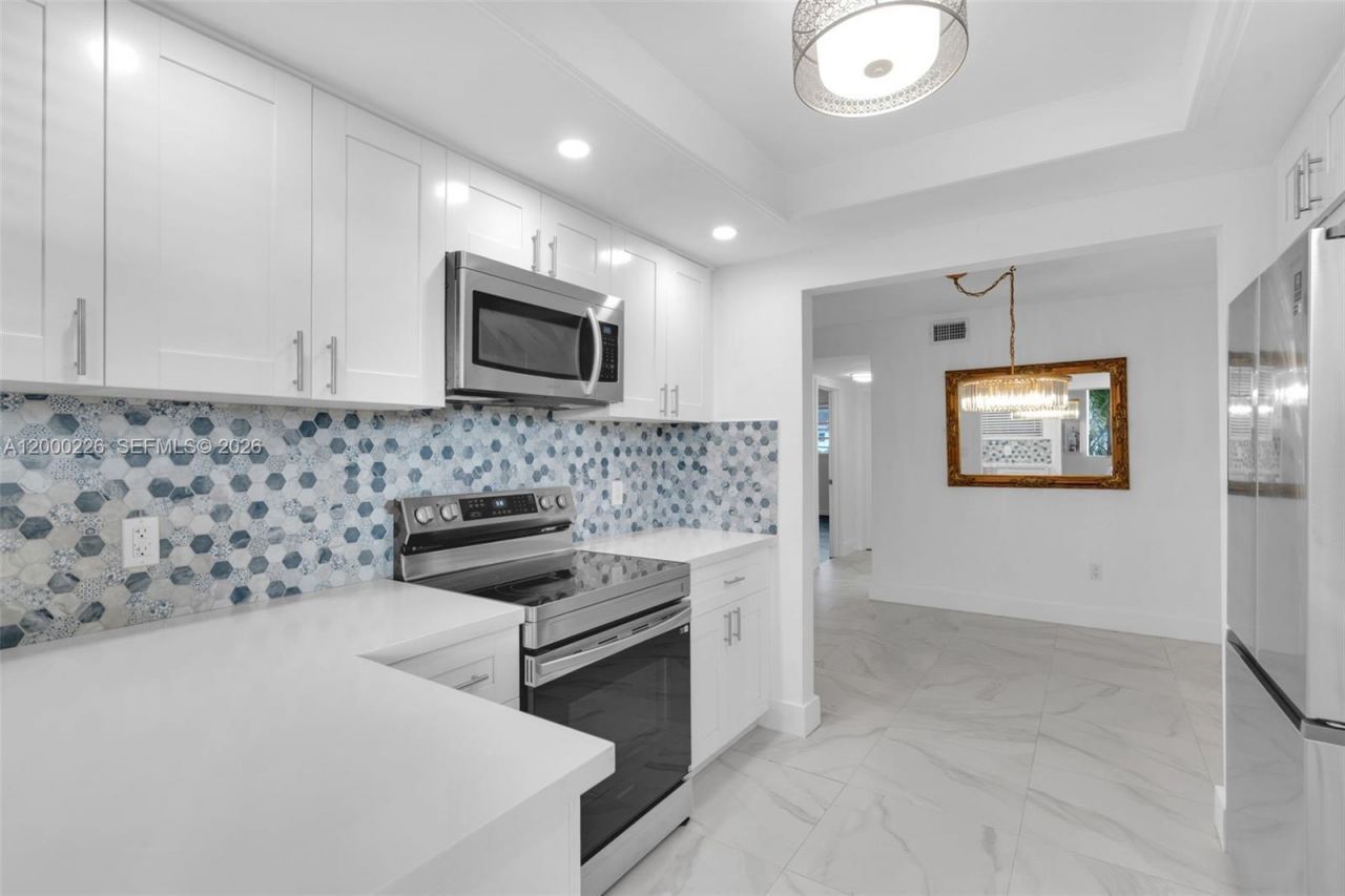 11960 NE 19th Dr, Unit 15, North Miami, FL 33181 Photo