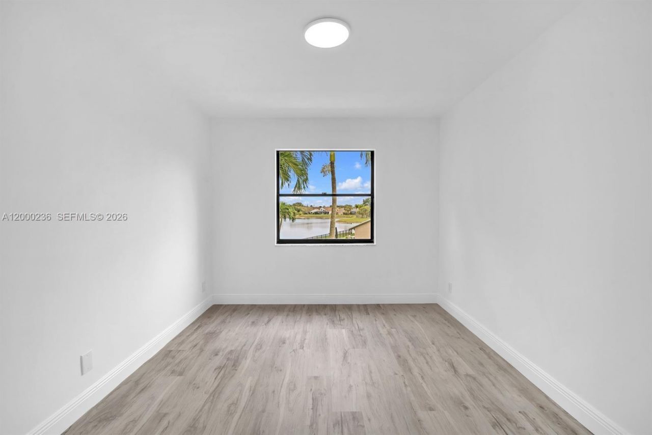 8694 Kimble Way, Unit 8694, Boca Raton, FL 33433 Photo