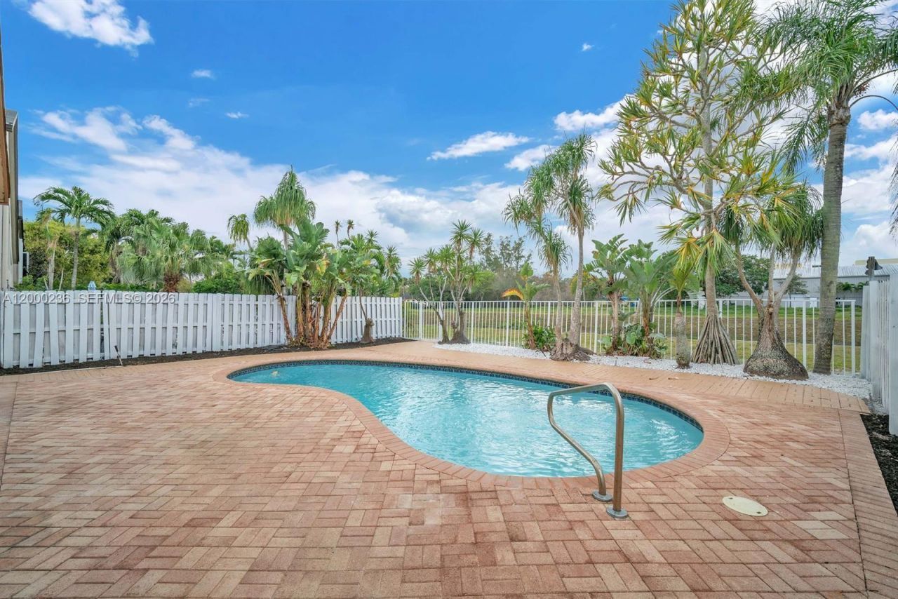 8694 Kimble Way, Unit 8694, Boca Raton, FL 33433 Photo