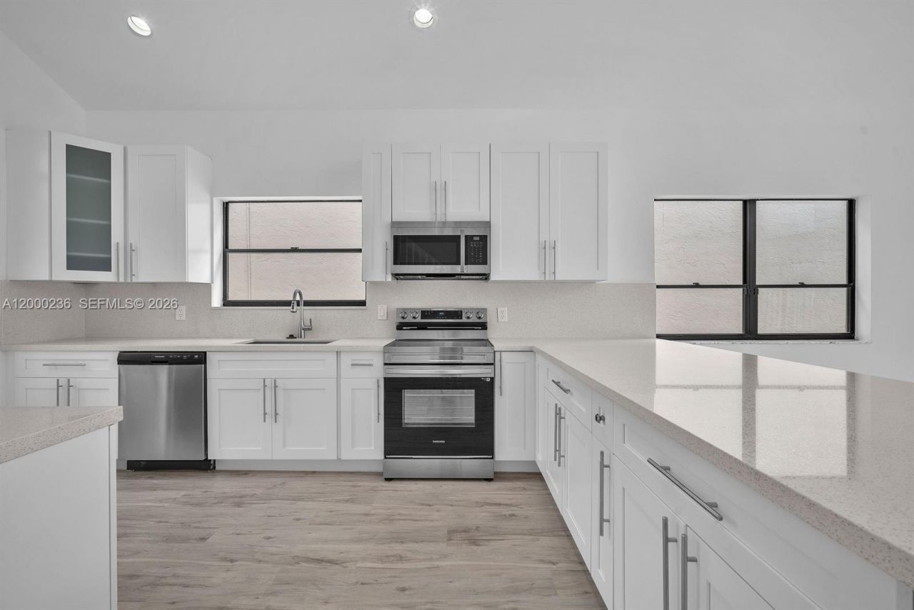 8694 Kimble Way, Unit 8694, Boca Raton, FL 33433 Photo