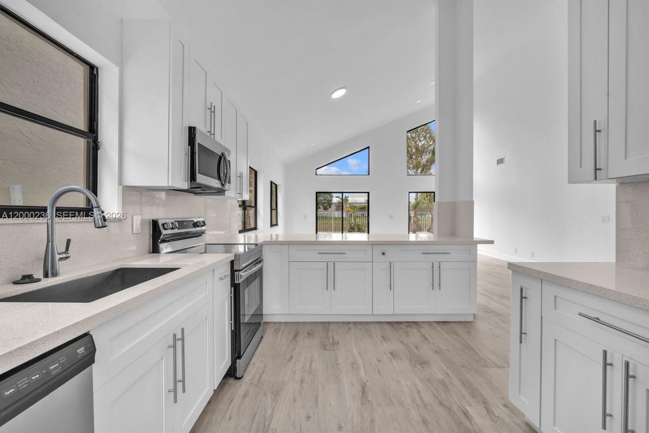 8694 Kimble Way, Unit 8694, Boca Raton, FL 33433 Photo