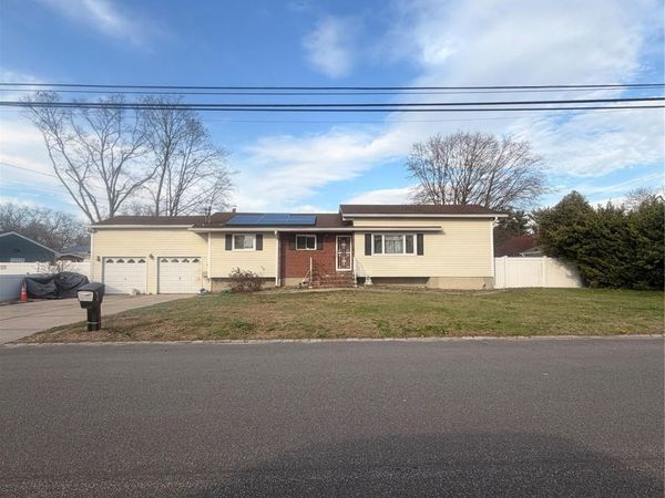 99 Brooklyn Avenue, West Babylon, NY 11704