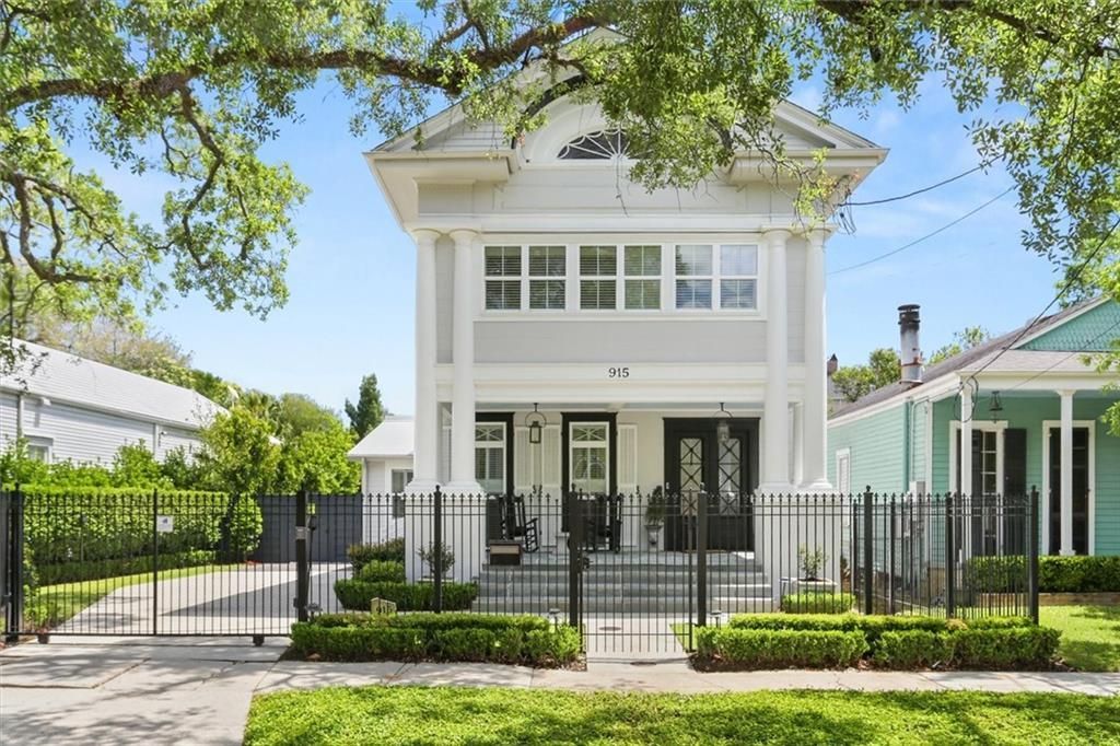 915 HENRY CLAY Avenue  New Orleans, LA 